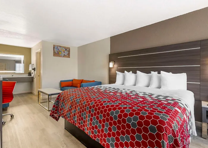 Econo Lodge Inn & Suites Near Lackland Afb