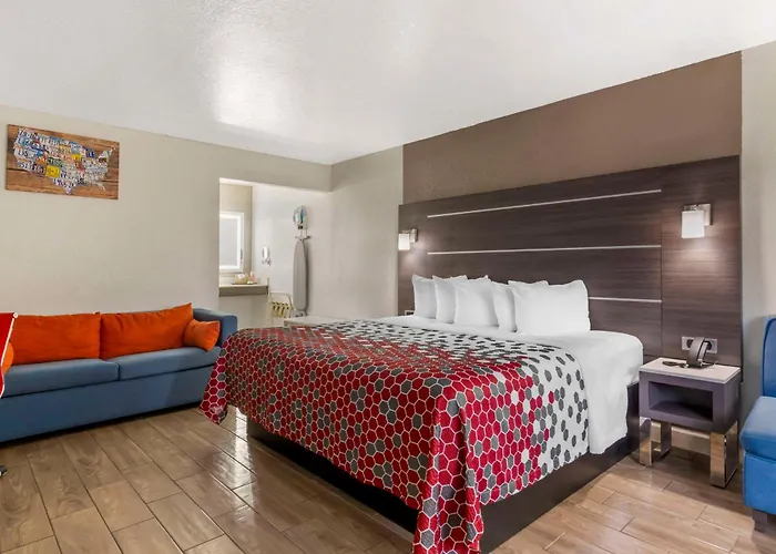 Econo Lodge Inn & Suites Near Lackland Afb