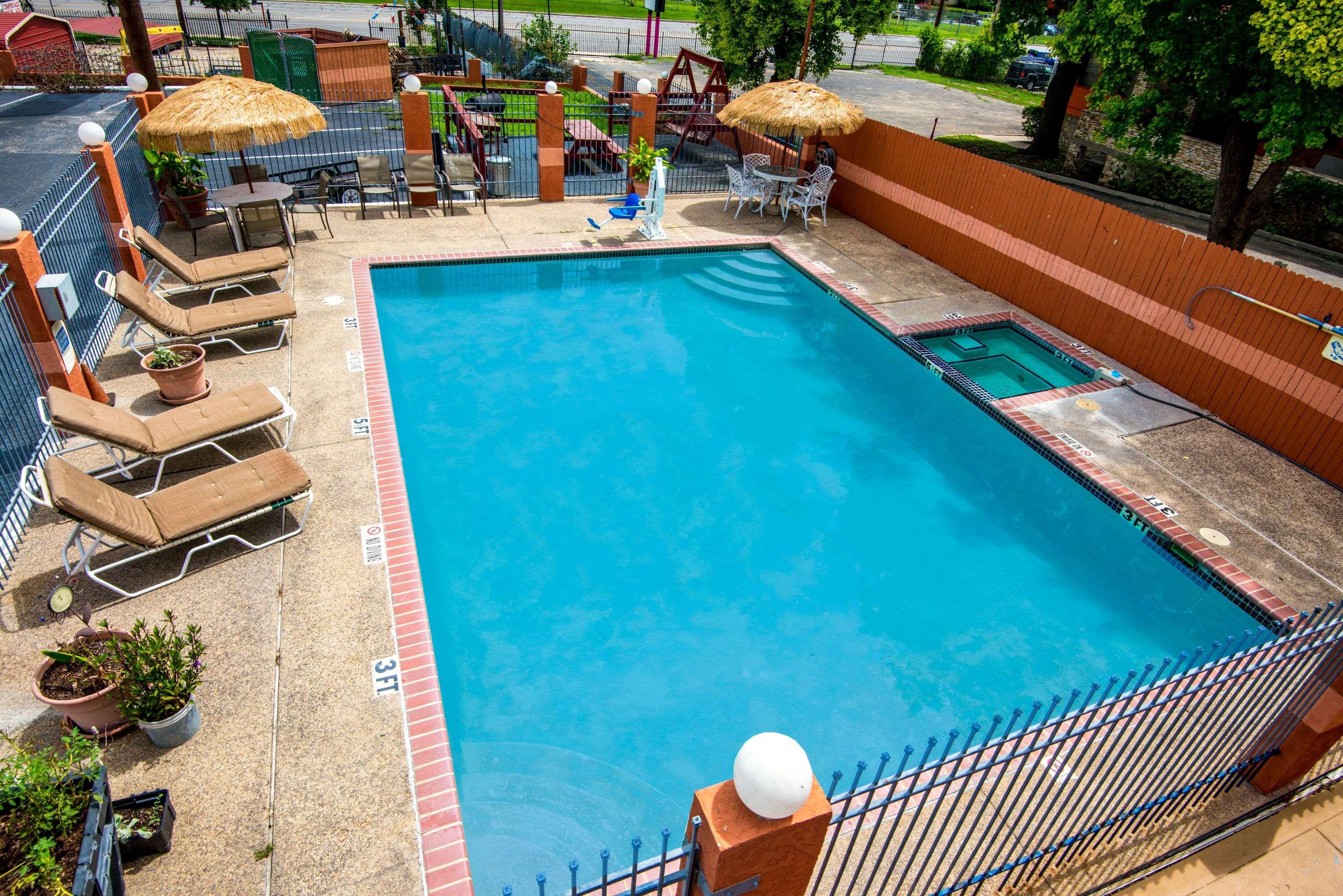 Econo & Near Lackland Afb Hotel San Antonio