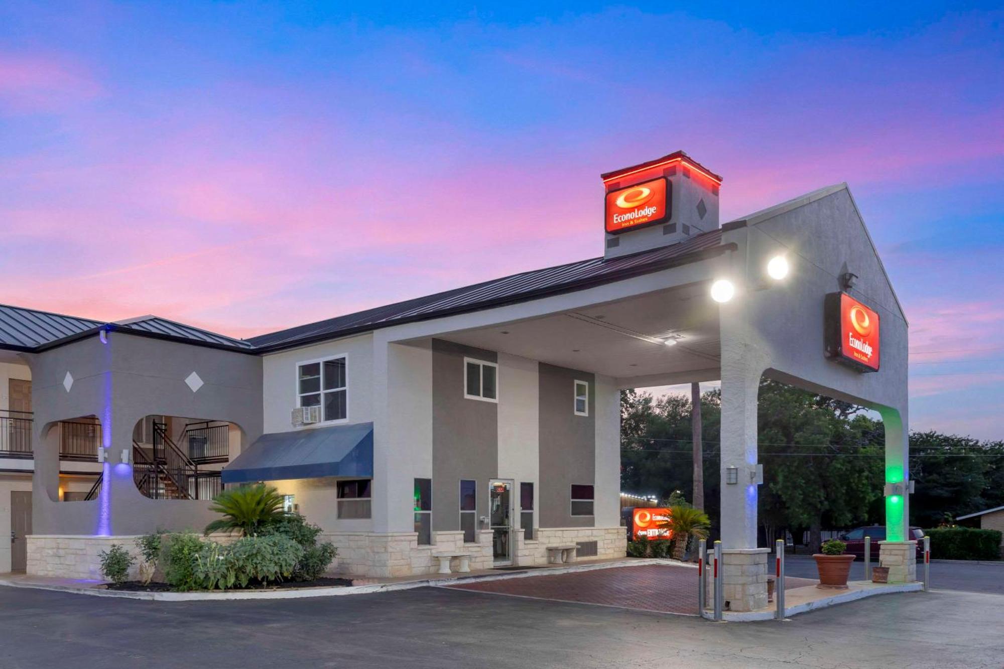 Econo & Near Lackland Afb San Antonio