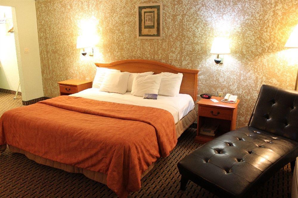 Econo & Near Lackland Afb Hotel 2*
