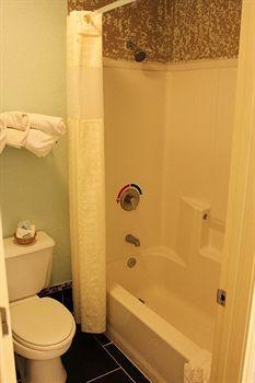 Econo & Near Lackland Afb 2*