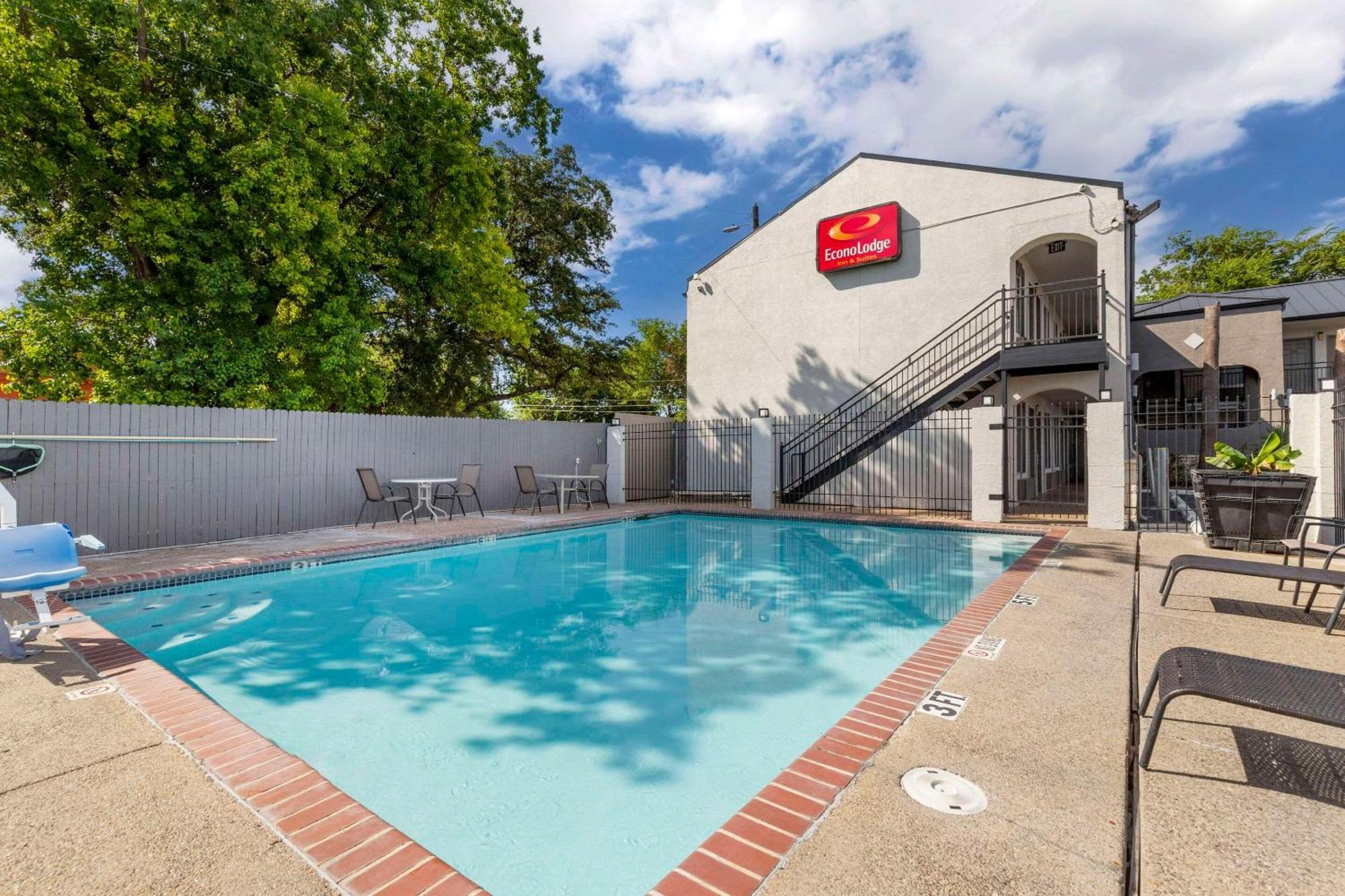 Econo & Near Lackland Afb 2* San Antonio