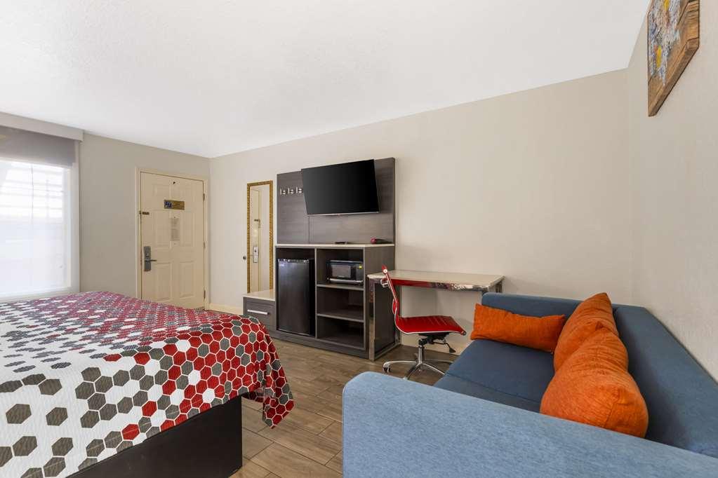 Hotel Econo & Near Lackland Afb