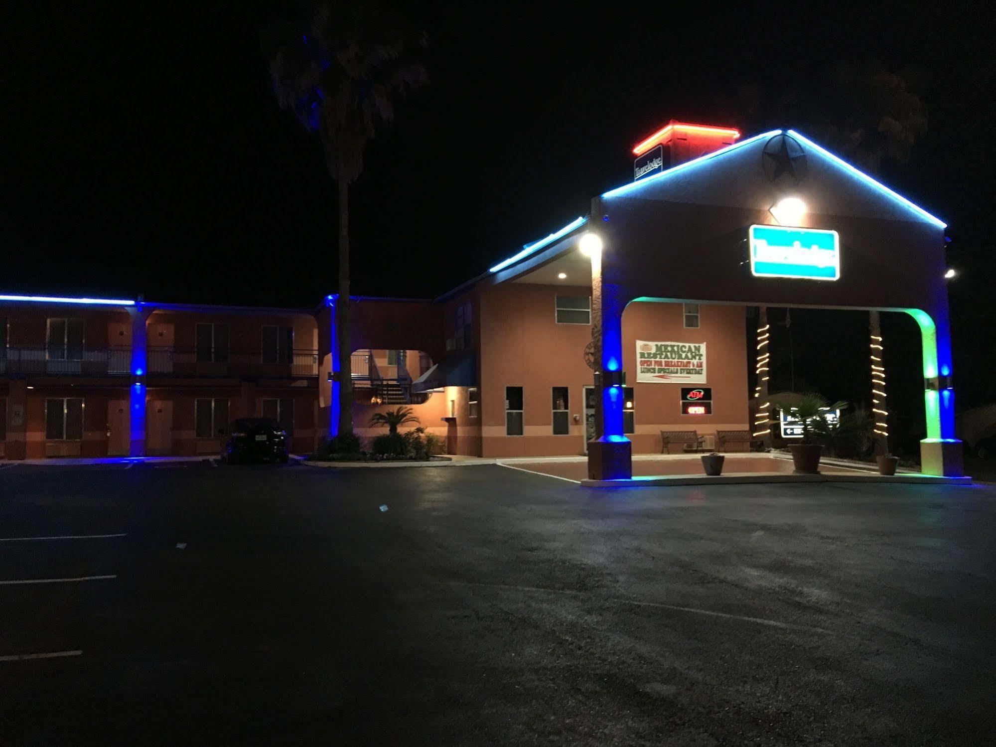Econo & Near Lackland Afb 2*